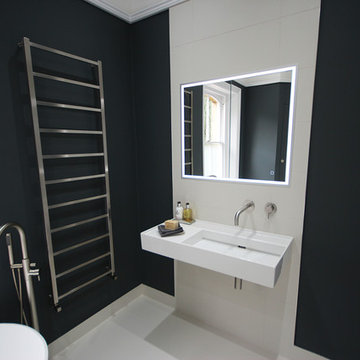 Simple, clean and minimalistic family bathroom