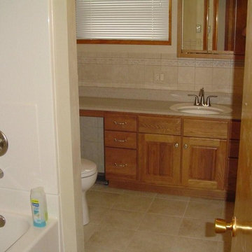 Small Bathroom, great use of space