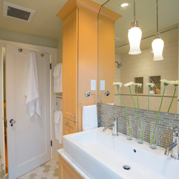 Hall Bathroom - Photos & Ideas | Houzz