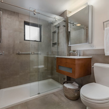 Small Modern Bathroom with Floating Vanity and Alcove Shower