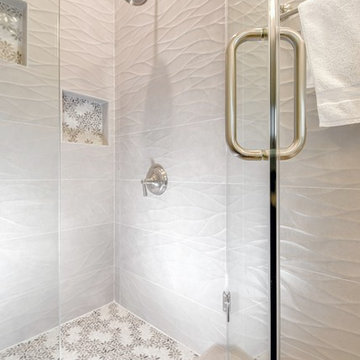 Small Shower w/ Eccentric Leaf and Flower Tiling for children