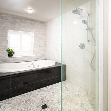 Soaking Tub Shower Room