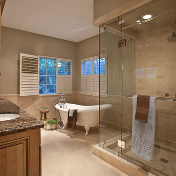 Soaking Tub with adjacent Steam Shower