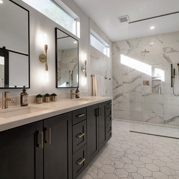 Sophisticated Transitional Bath