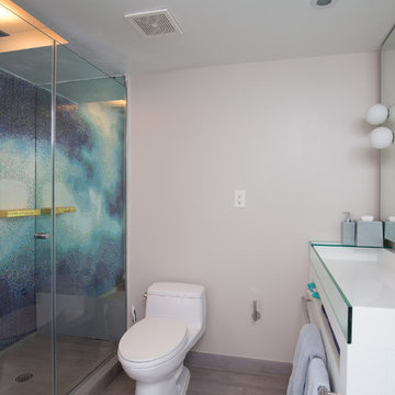 South Beach Seasonal - Guest Bathroom