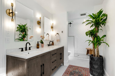 Example of a transitional bathroom design in Minneapolis