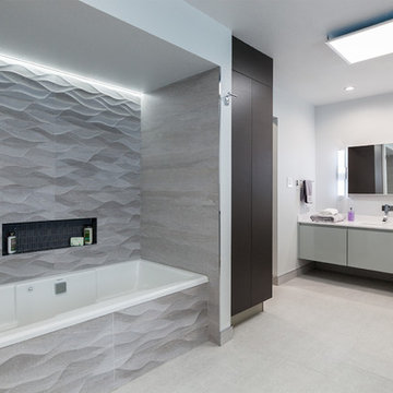 Spa Bath With Shower for Two