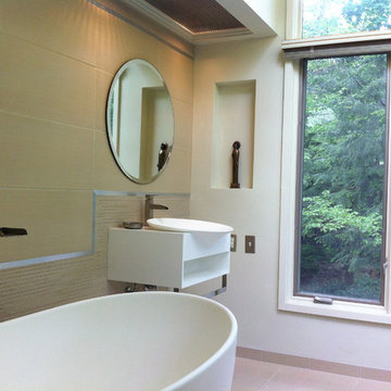 Spa-like tub room