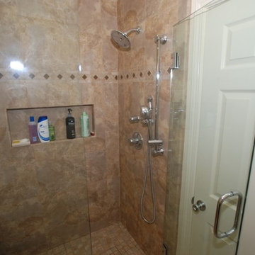 Spa Tub 6Ft. w/bench seat shower w/new configuration walk in closet