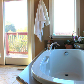 Spacious Bathroom in the Santa Cruz Hills