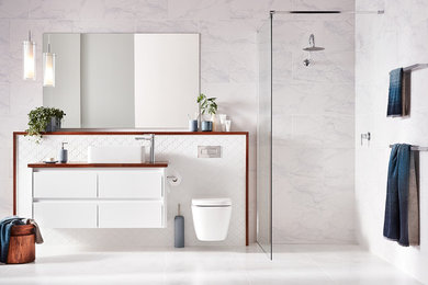 Inspiration for a modern bathroom in Melbourne.