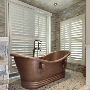 75+ Bäder mit farbigen Fliesen und Kiesel-Bodenfliesen Ideen & Bilder