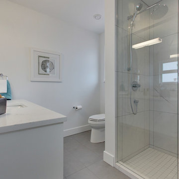 Sperling Ave custom home design - En-suite bathroom