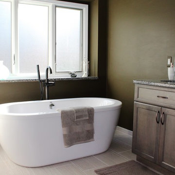 Starmark Bathroom Maple Stratford in Slate Gray