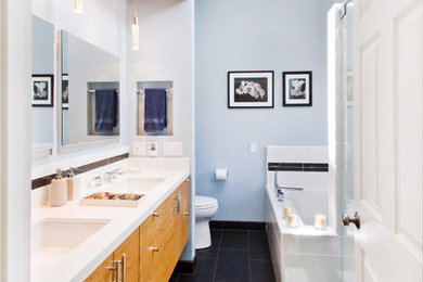 ロサンゼルスにあるコンテンポラリースタイルのおしゃれな浴室 (クオーツストーンの洗面台) の写真