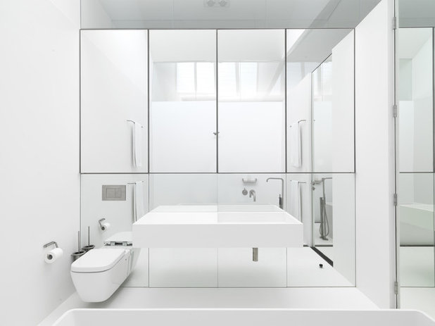 Minimalistisch Badezimmer by Ian Moore Architects