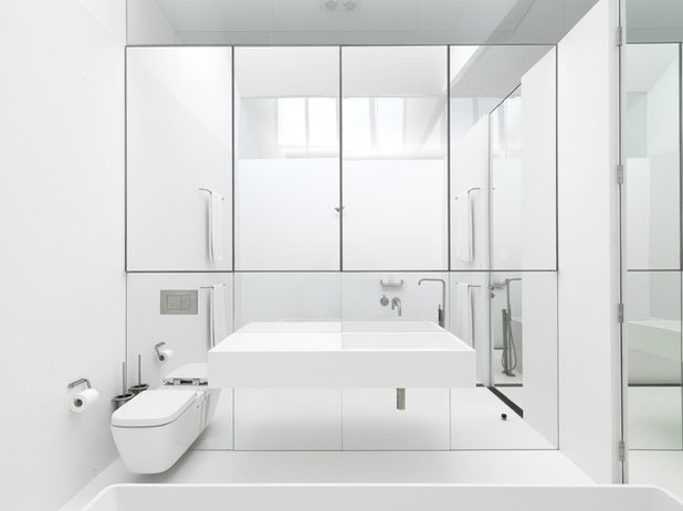 Moderne Salle de Bain by Ian Moore Architects