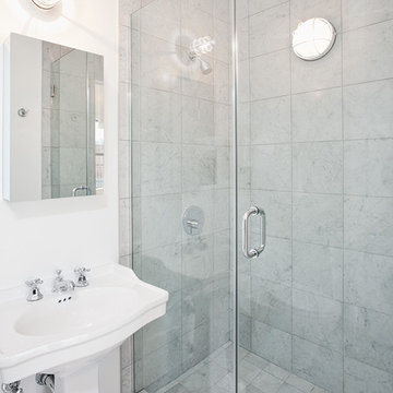 Studio: Bathroom