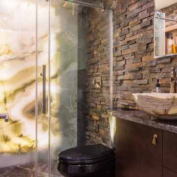 Stunning Bathroom : Onyx Backlit Wall