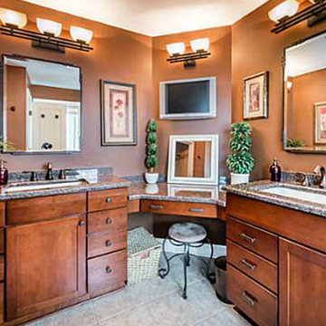 Stylish master bathroom from Custom Homes by Ron Merle