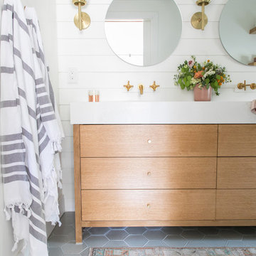 Sugar and Charm: Gray Hexagon Floor Tile Bathroom