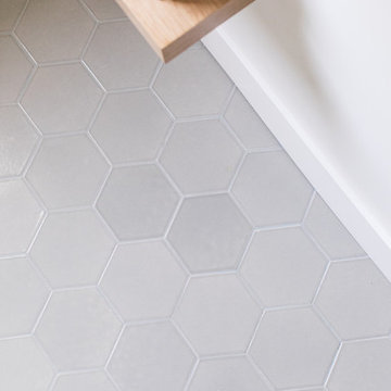 Sugar and Charm: Gray Hexagon Tile Bathroom Floor