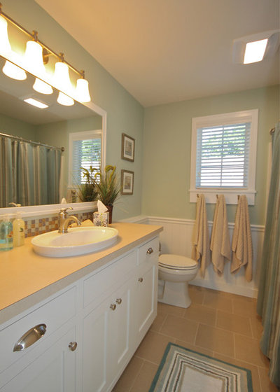 Coastal Bathroom by Cottage Home, Inc.
