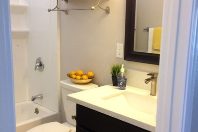 Bathroom - contemporary bathroom idea in Phoenix