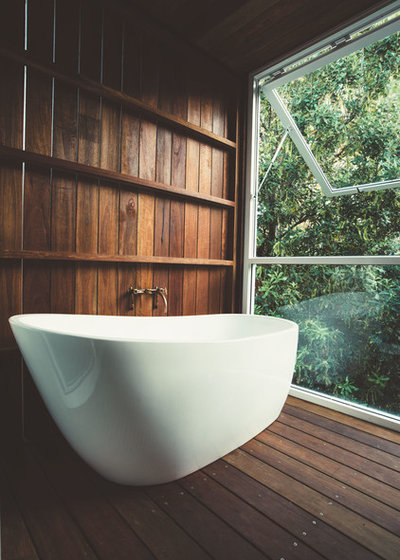 Contemporary Bathroom by Sealand Architects