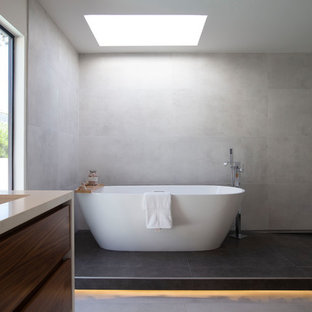 Minimalist bathroom photo in San Diego