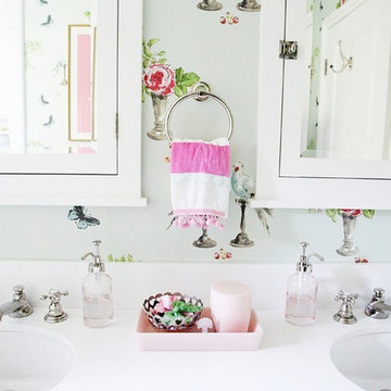 Sweet and Sophisticated Girl's Bathroom - Los Angeles, California