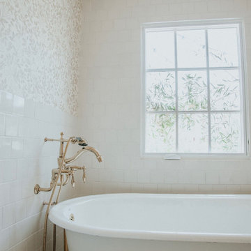 Sweet Laurel Cottage Foundations Bath
