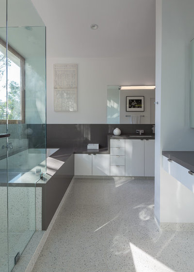 Contemporary Bathroom by ANX / Aaron Neubert Architects