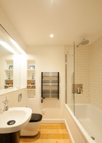 Contemporary Bathroom by Designscape Architects