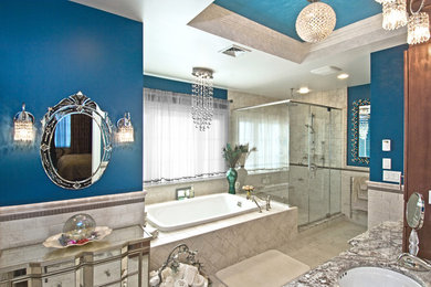 他の地域にあるトラディショナルスタイルのおしゃれな浴室 (御影石の洗面台、サブウェイタイル) の写真