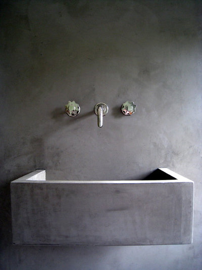 Contemporary Bathroom by Decor Tadelakt