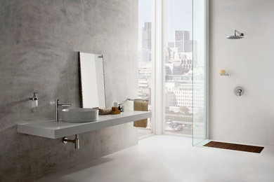 Пример оригинального дизайна: главная ванная комната в современном стиле