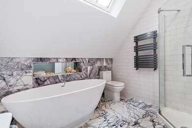 ケントにあるエクレクティックスタイルのおしゃれな浴室の写真