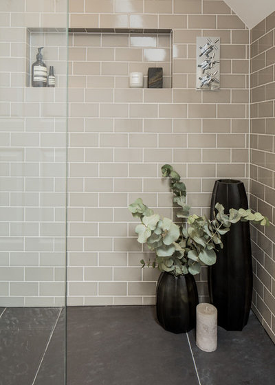 Country Bathroom by W Design Studio London