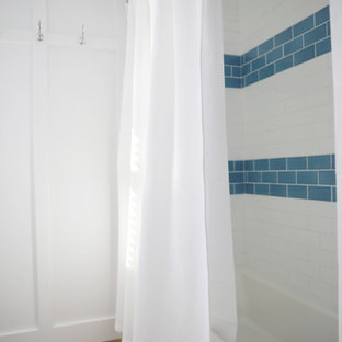 75+ Bäder mit Fliesen in Holzoptik und vertäfelten Wänden Ideen