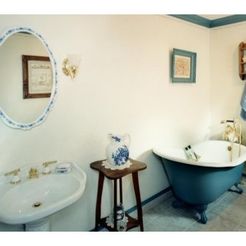 The guest bathroom in the farmhouse addition