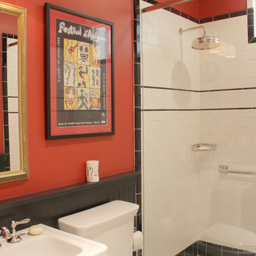 The guest bathroom -warm and inviting