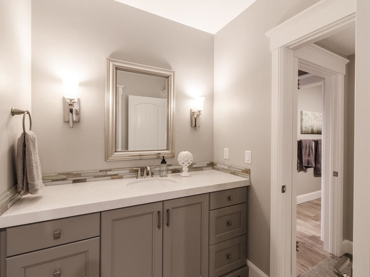 Transitional Bathroom