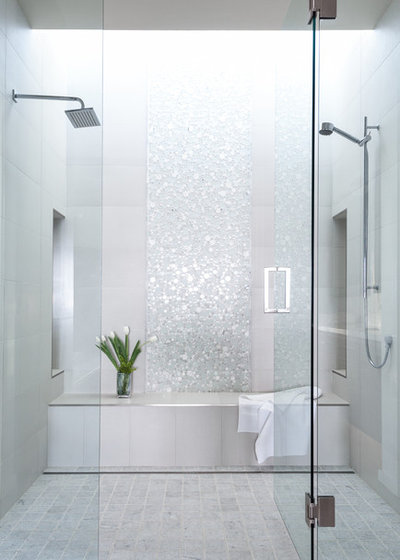 コンテンポラリー 浴室 by Emser Tile