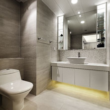 Contemporary Bathroom by S.I.D.Ltd.