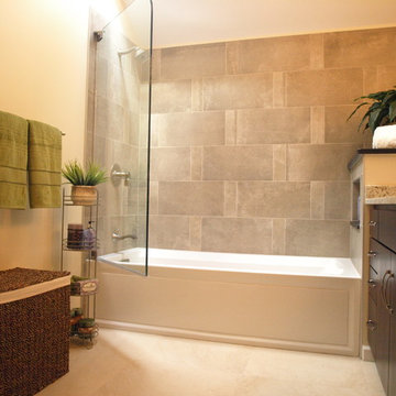 Three Wall Alcove Tub with Splash Guard