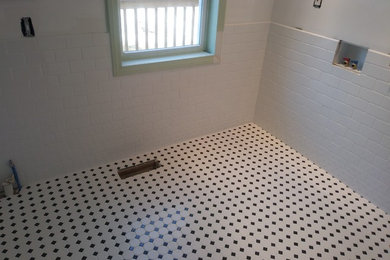 Example of a classic bathroom design in Burlington