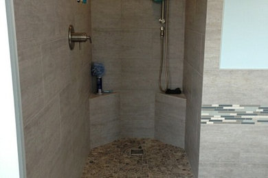 シアトルにあるトラディショナルスタイルのおしゃれな浴室の写真