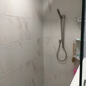 Tile Shower, Pebble Floor