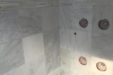 Bathroom - modern bathroom idea in St Louis